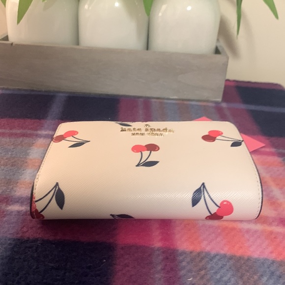 Nwt Kate spade staci dancing cherries printed wallet - Picture 3 of 12